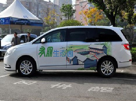 兴国户外车贴喷绘如何保持效果?